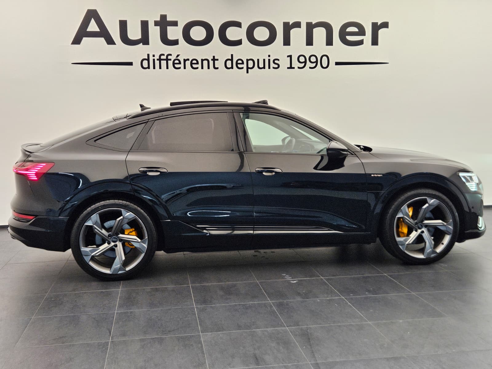 AUDI e-tron 55 Sportback S Line quattro-image-6