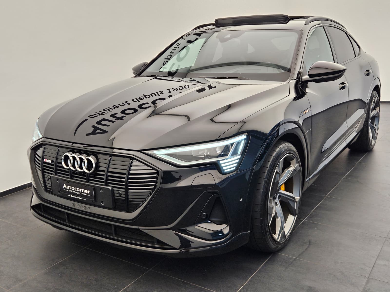 AUDI e-tron 55 Sportback S Line quattro-image-3
