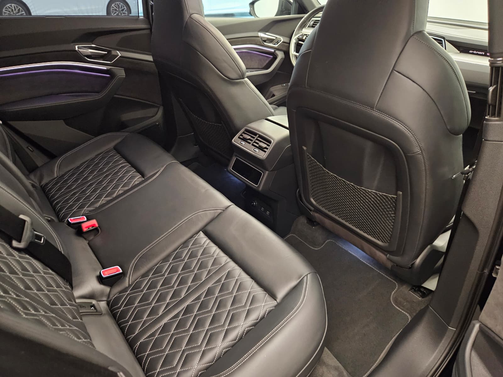 AUDI e-tron 55 Sportback S Line quattro-image-14