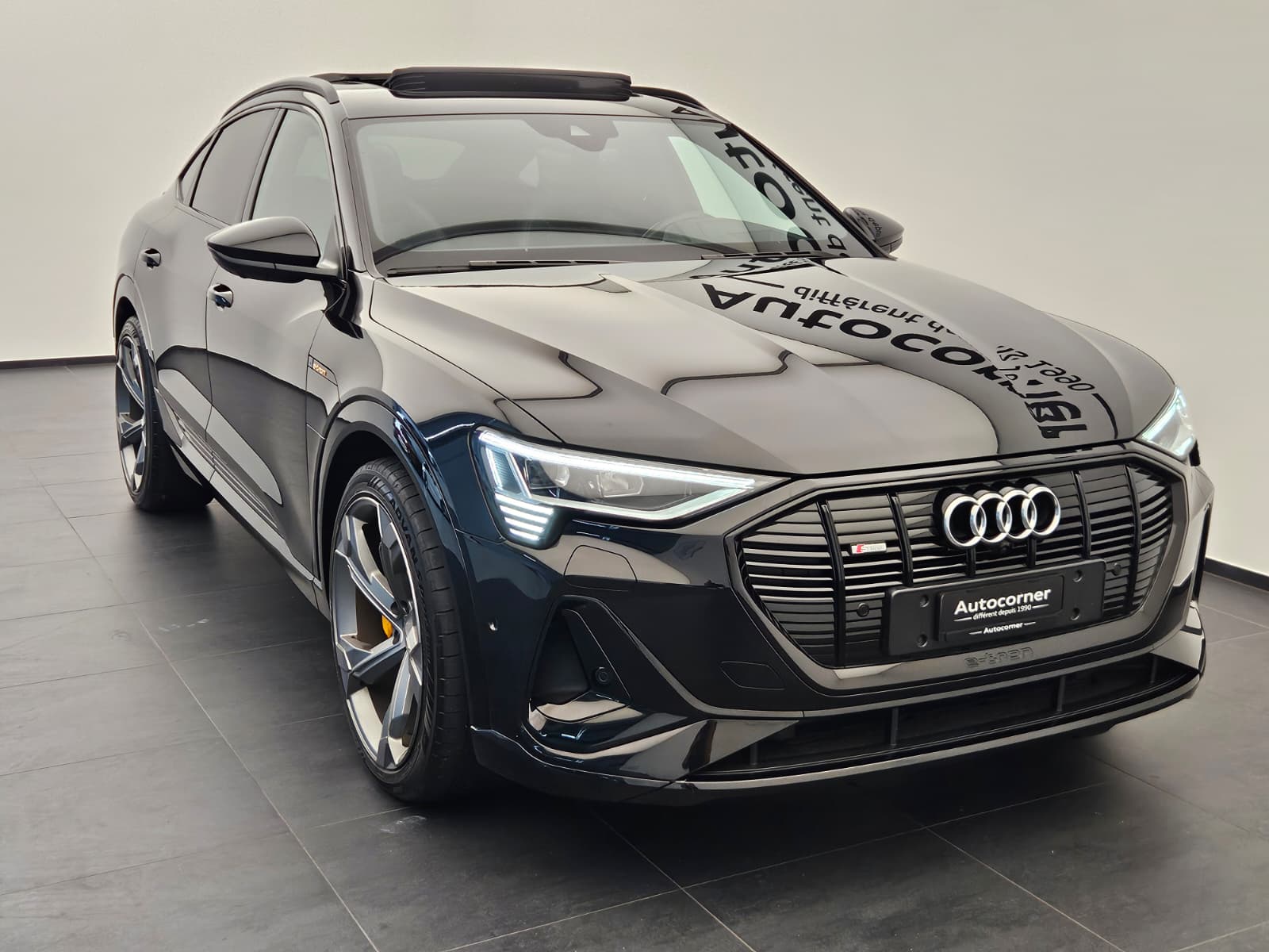 AUDI e-tron 55 Sportback S Line quattro-image-5