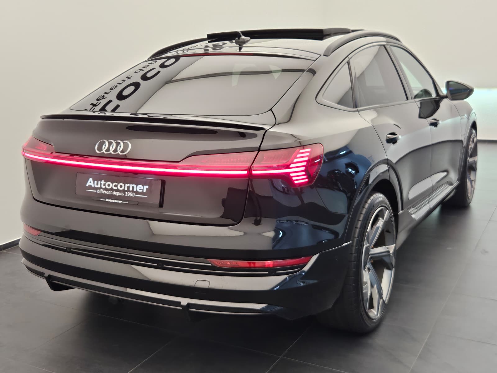AUDI e-tron 55 Sportback S Line quattro-image-7