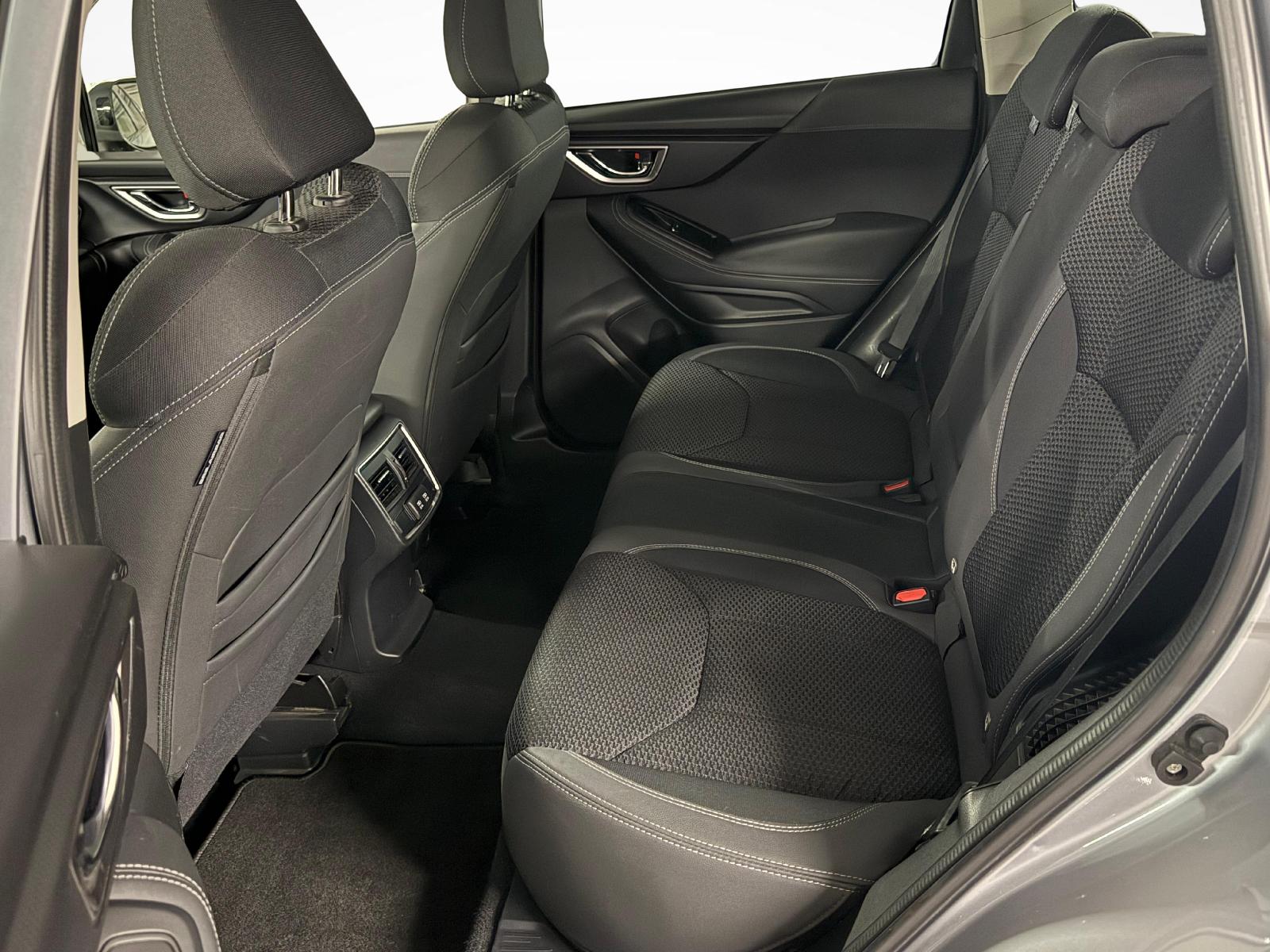 SUBARU Forester Station 2.0i e-Boxer Swiss Plus-image-10