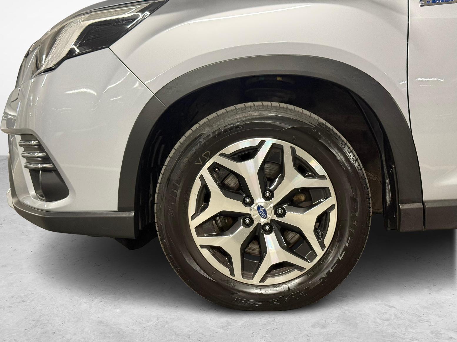 SUBARU Forester Station 2.0i e-Boxer Swiss Plus-image-13