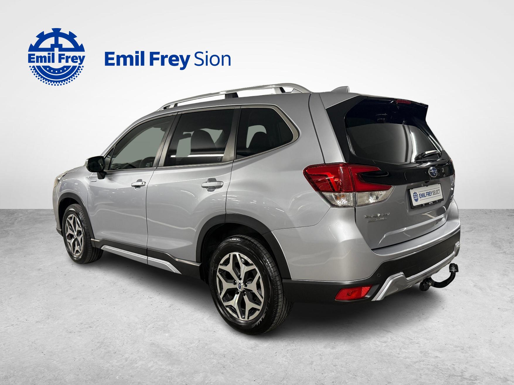 SUBARU Forester Station 2.0i e-Boxer Swiss Plus-image-2