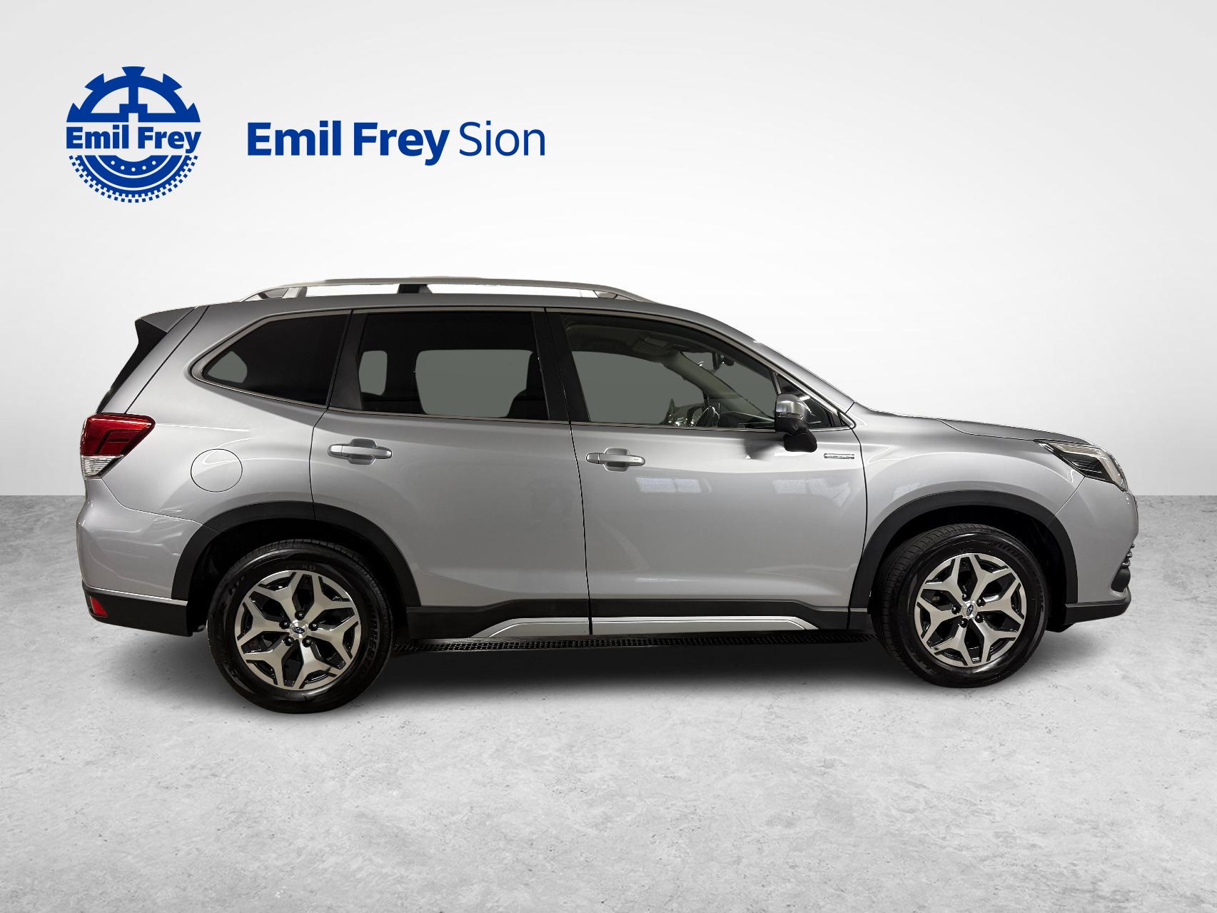 SUBARU Forester Station 2.0i e-Boxer Swiss Plus-image-5