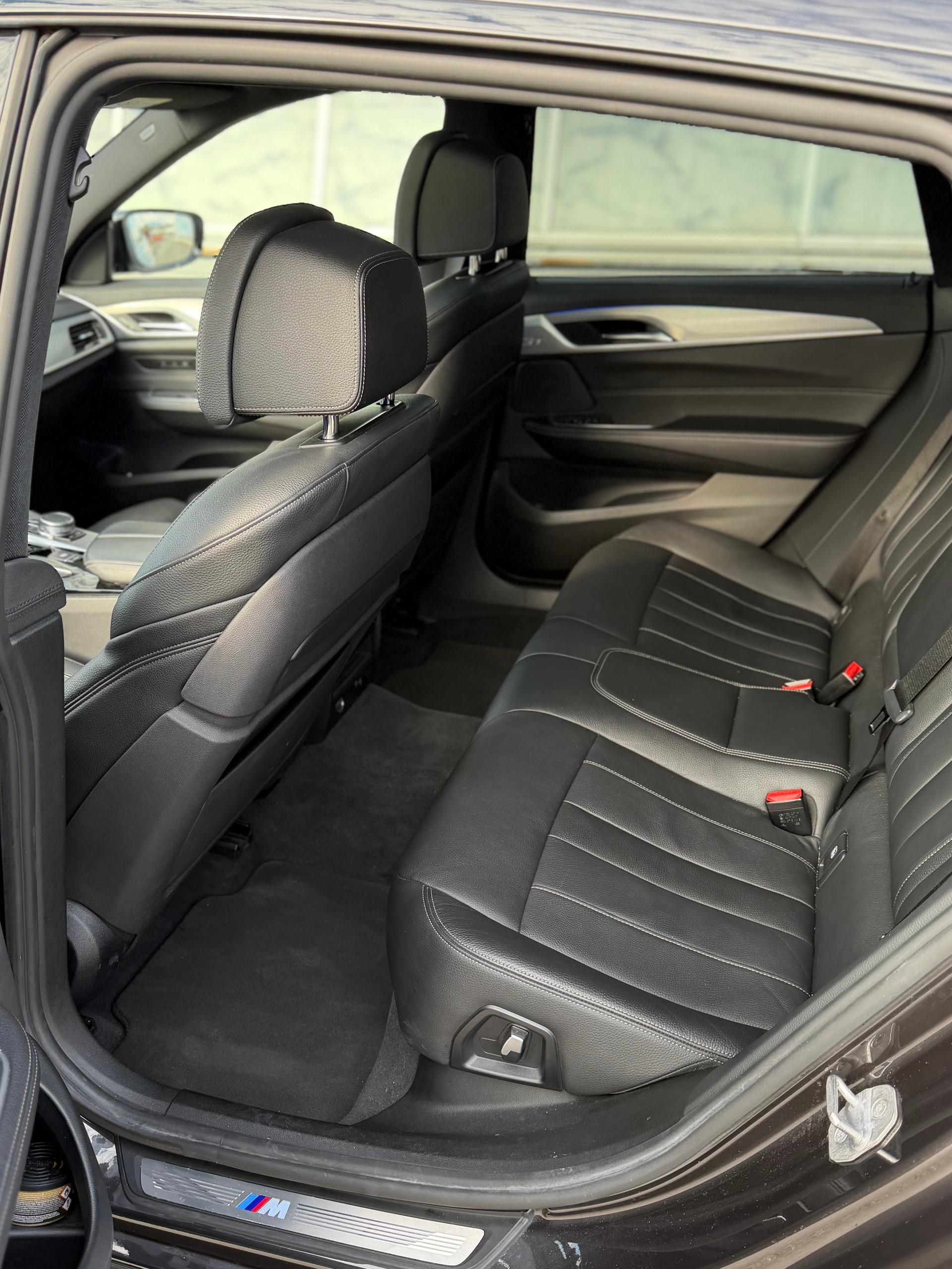 BMW 630d xDrive-image-9