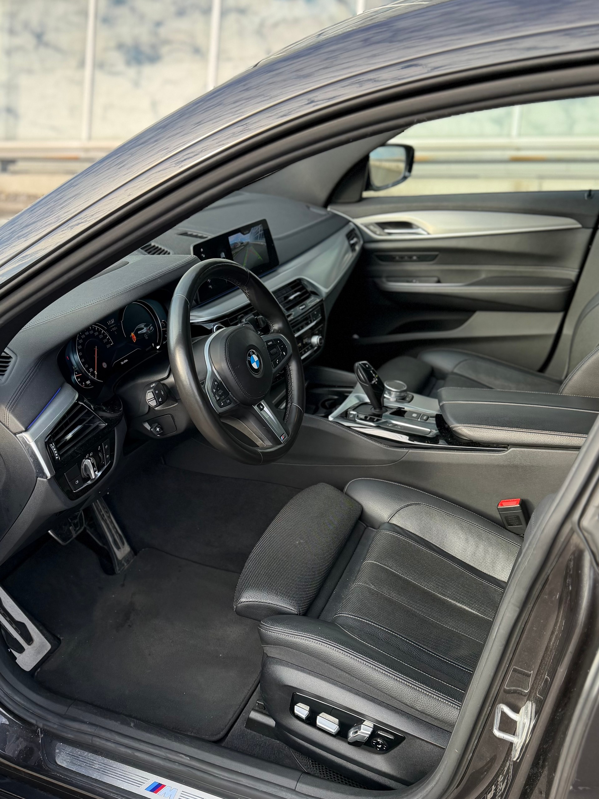BMW 630d xDrive-image-8