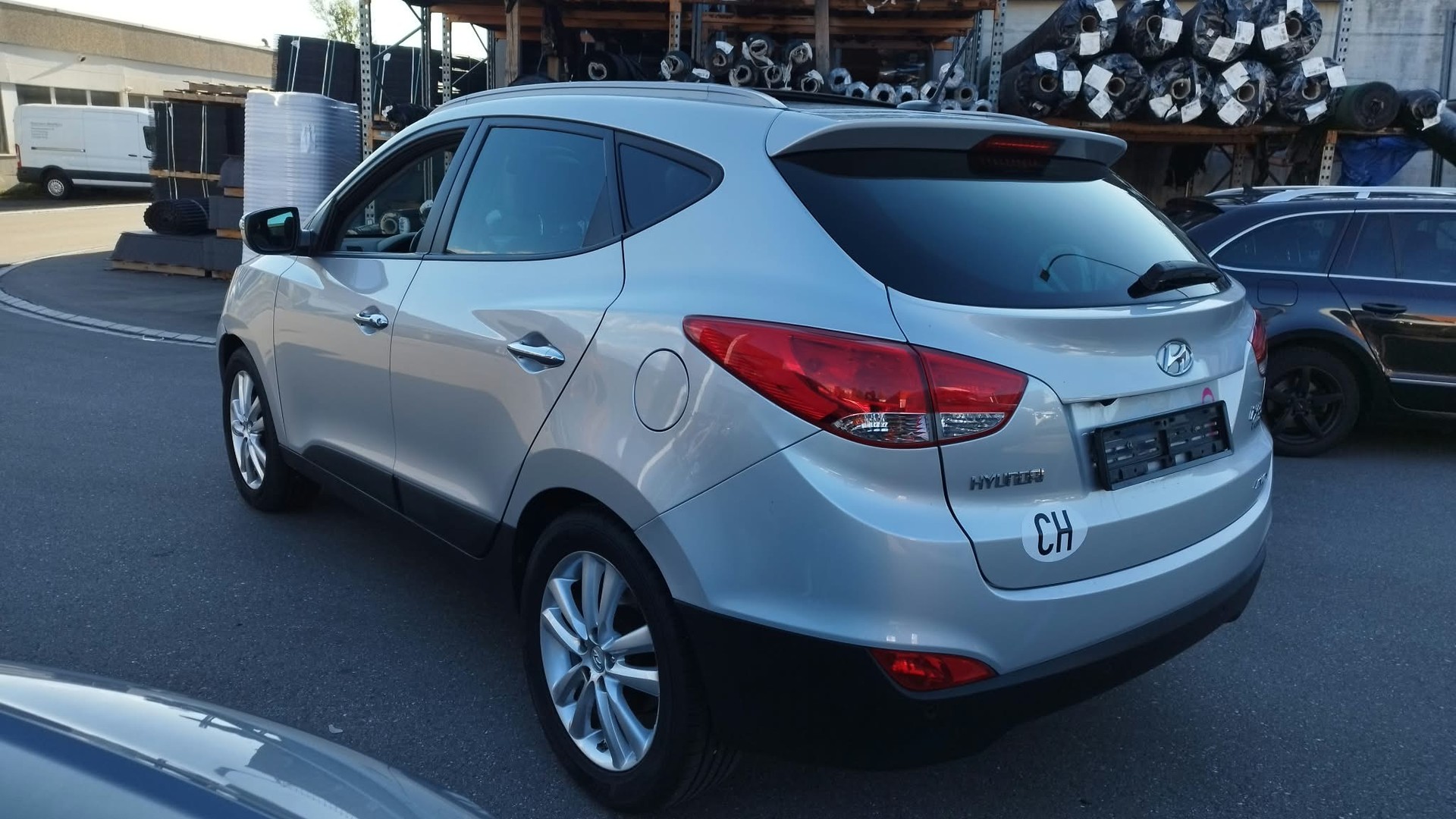 HYUNDAI iX 35 2.0 CRDi Premium 4WD Automatic-image-0