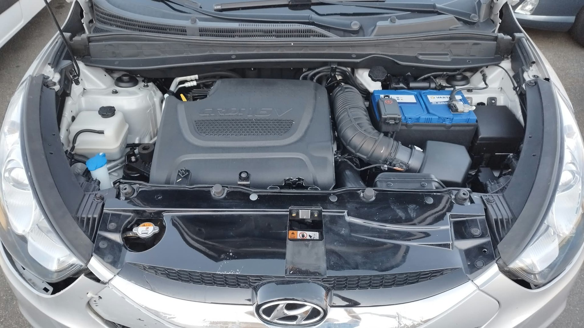 HYUNDAI iX 35 2.0 CRDi Premium 4WD Automatic-image-1