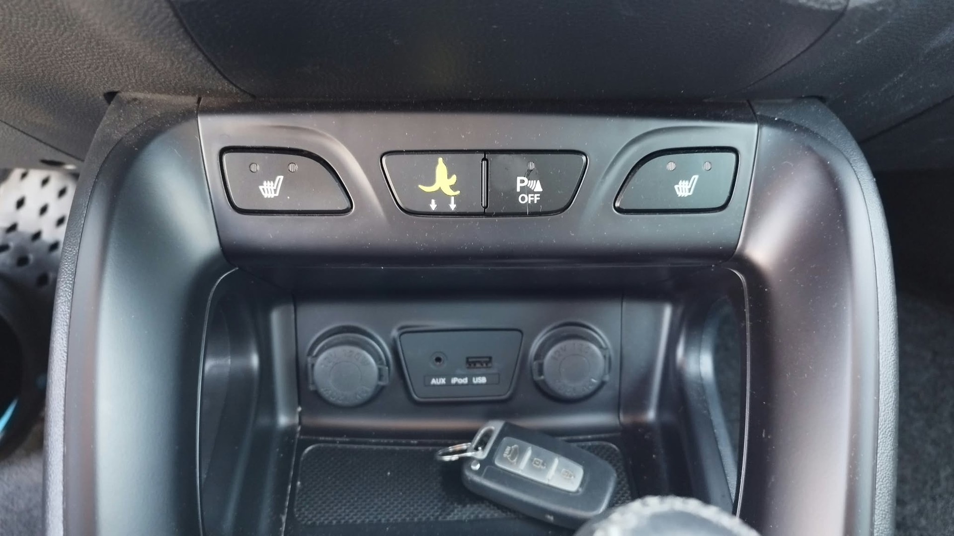 HYUNDAI iX 35 2.0 CRDi Premium 4WD Automatic-image-8