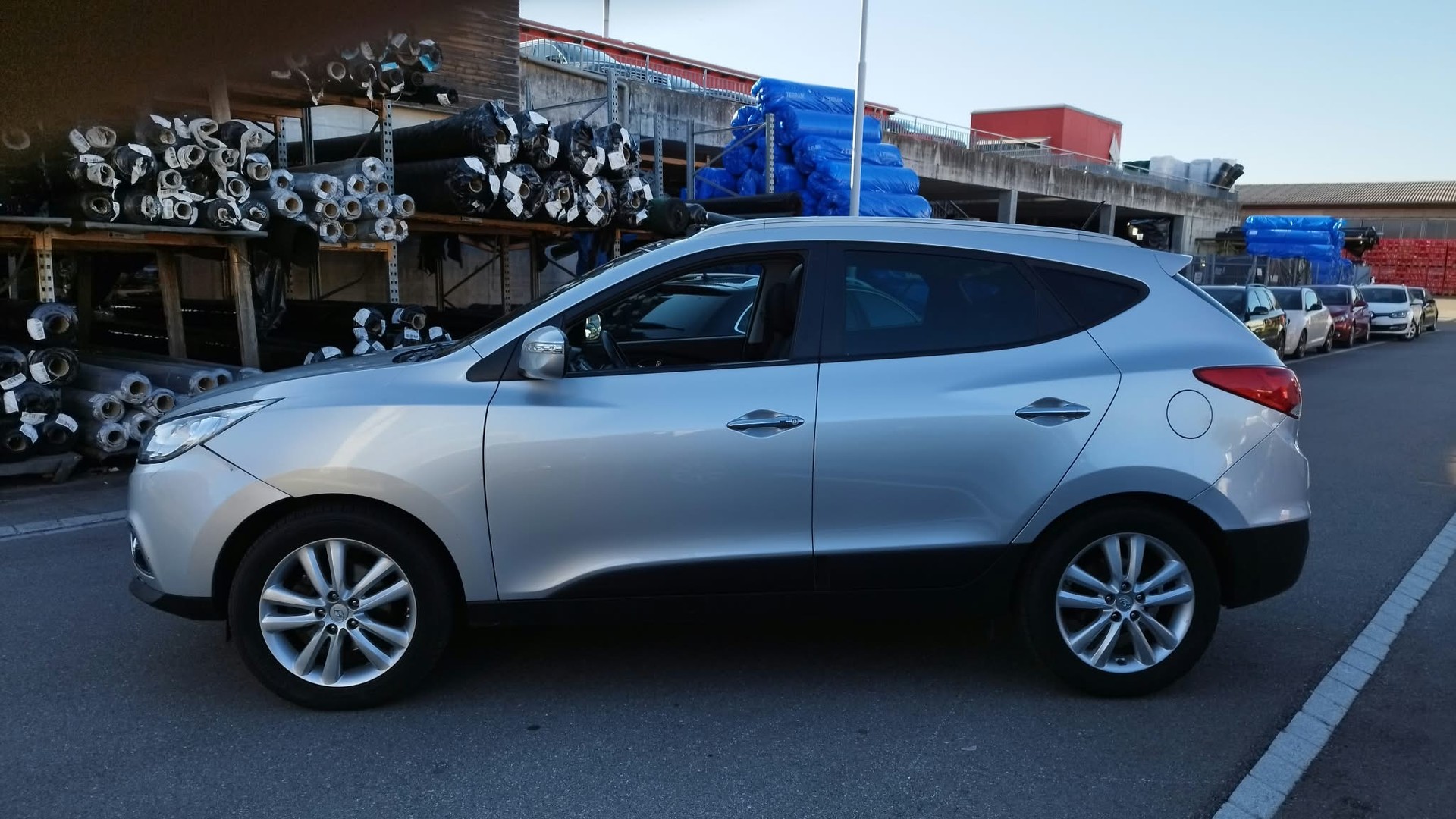 HYUNDAI iX 35 2.0 CRDi Premium 4WD Automatic-image-15
