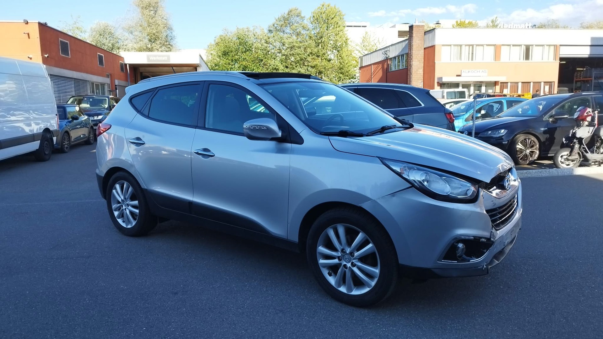 HYUNDAI iX 35 2.0 CRDi Premium 4WD Automatic-image-4