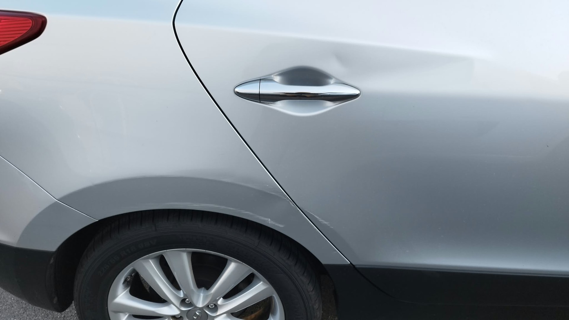 HYUNDAI iX 35 2.0 CRDi Premium 4WD Automatic-image-11