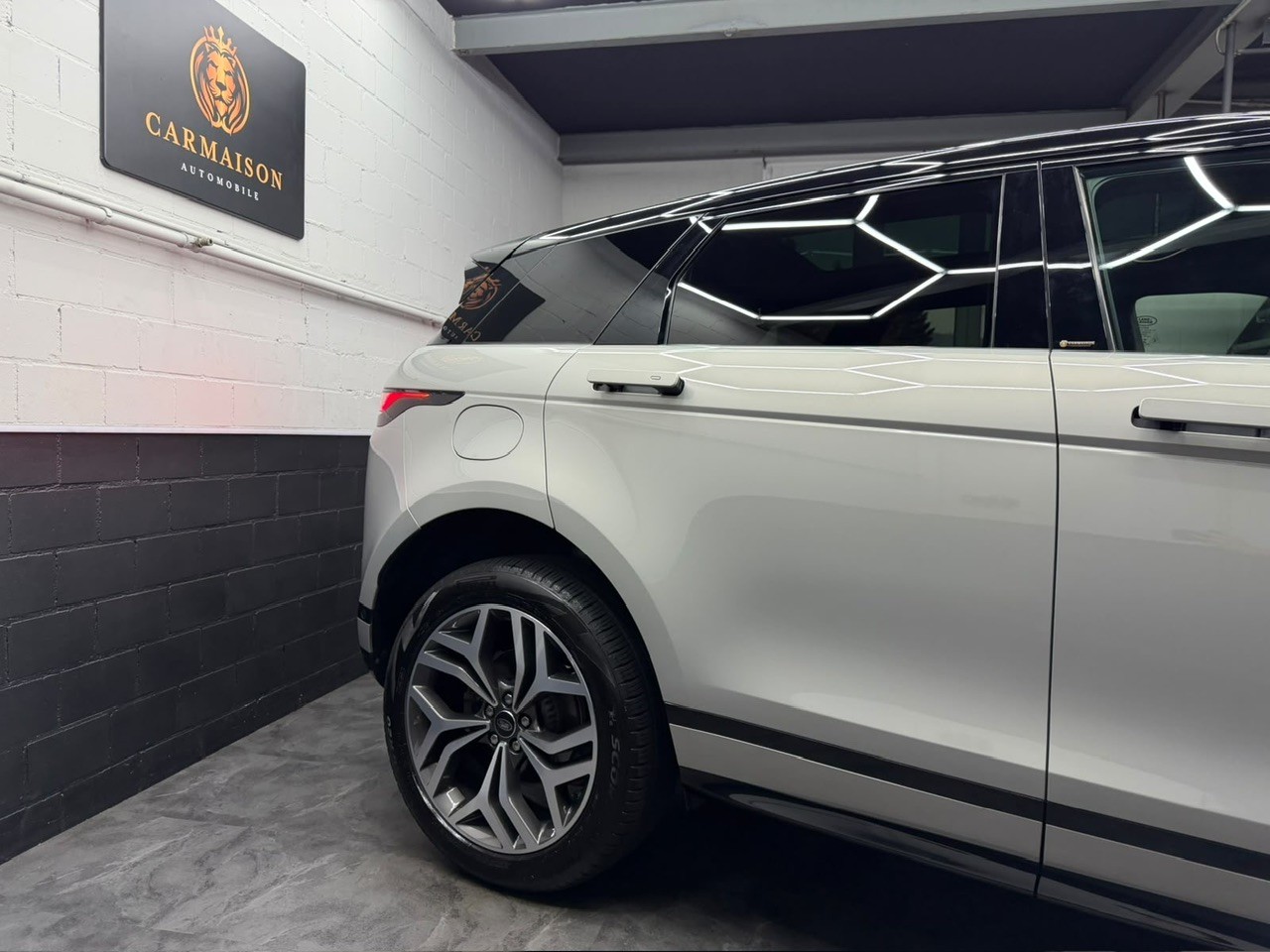 LAND ROVER Range Rover Evoque R-Dynamic P 250 HSE AT9 | CH-Auto | 1. Hand | Facelift-showroom-element-3