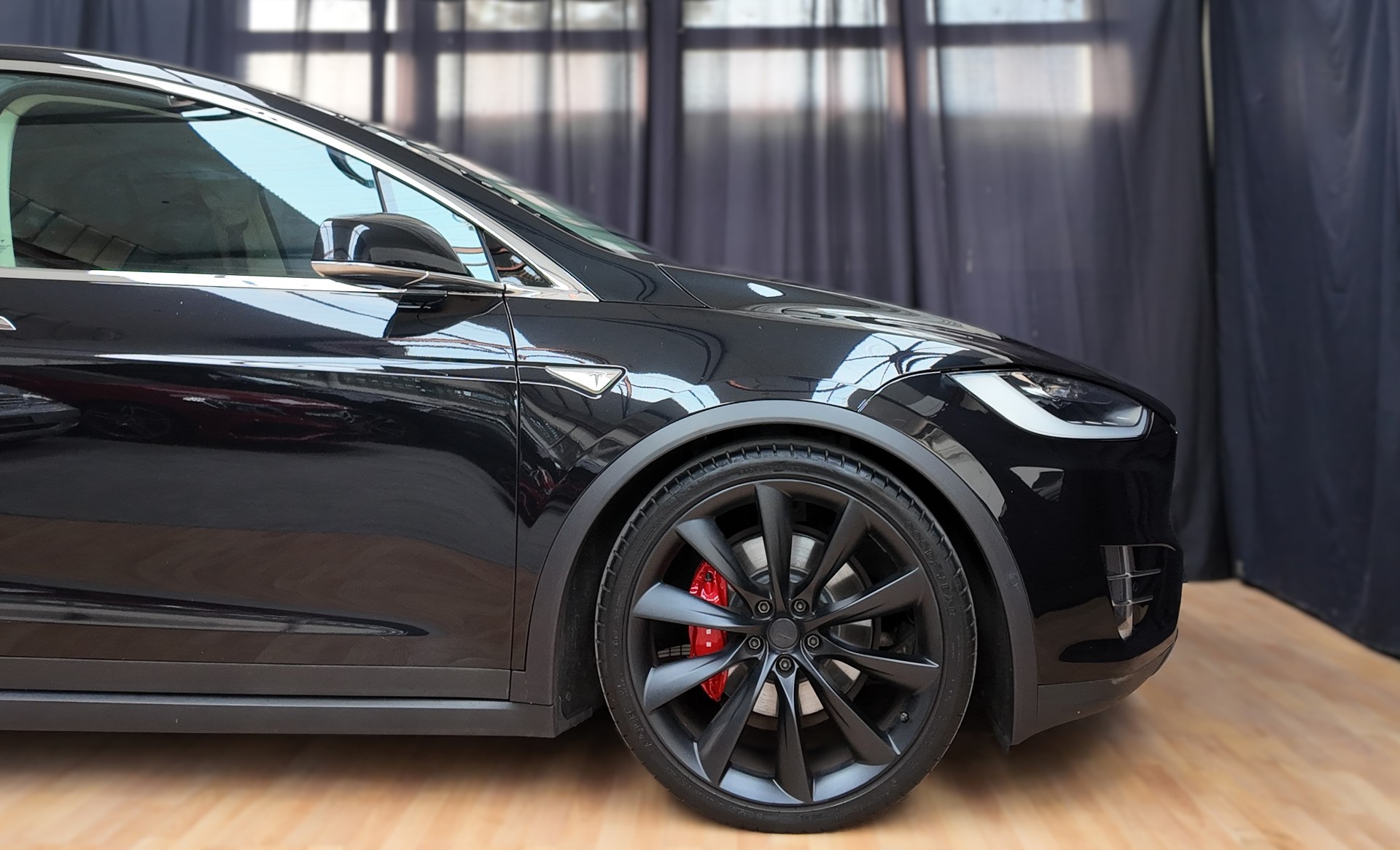 TESLA Model X 90 D Performance-image-1