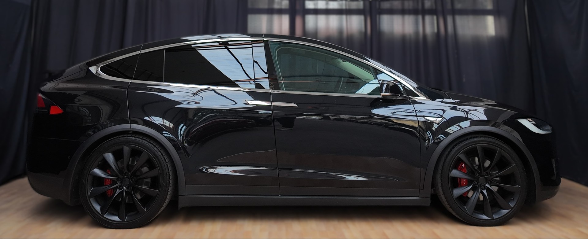 TESLA Model X 90 D Performance-image-2
