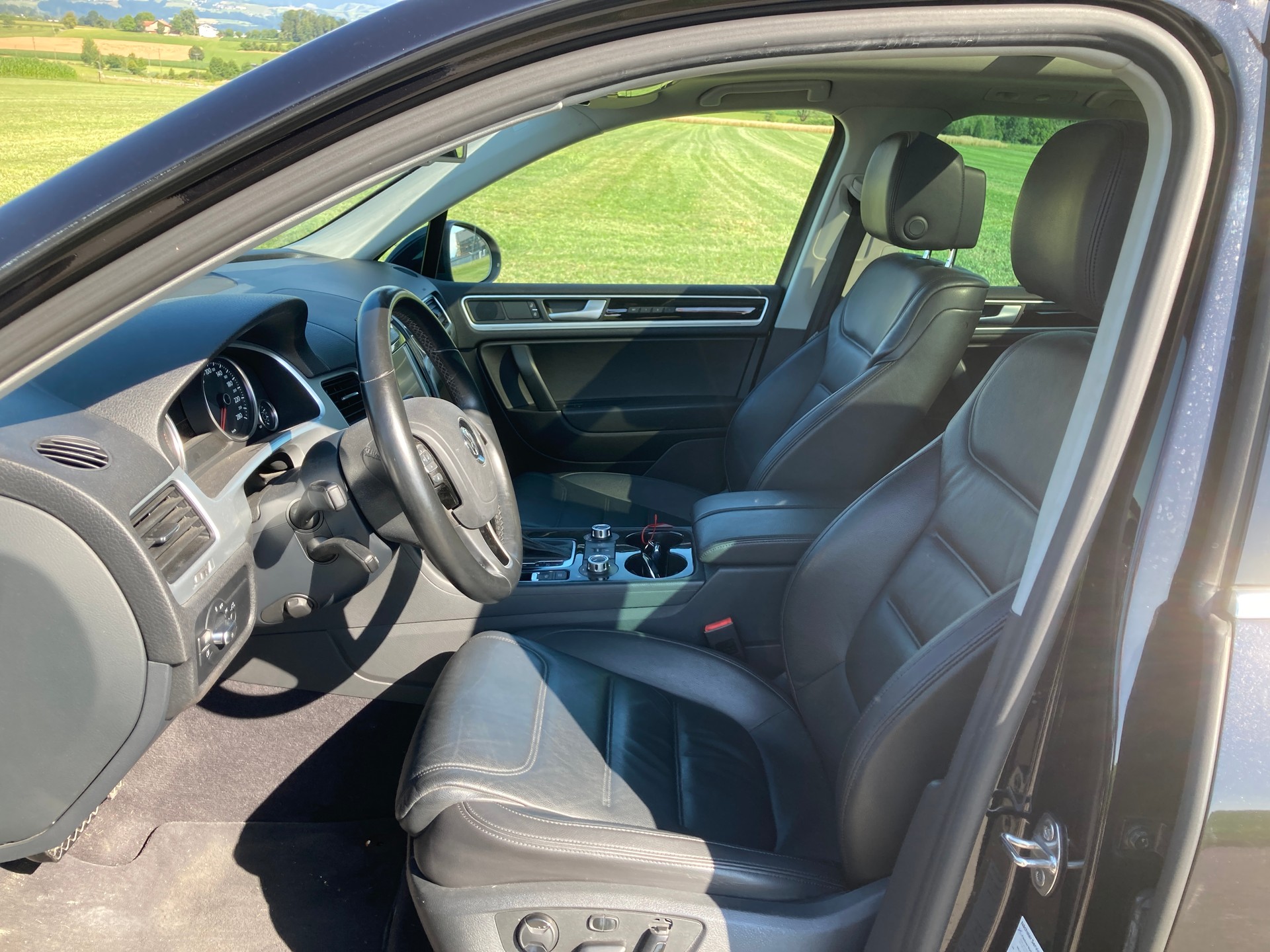 VW Touareg 3.0 TDI BMT Black Pearl Tiptronic mit Anhängerkupplung 3`500 KG-image-9