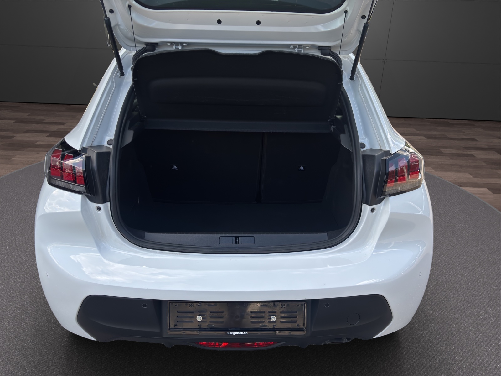 PEUGEOT 208 1.2 PureTech Active Pack-image-14