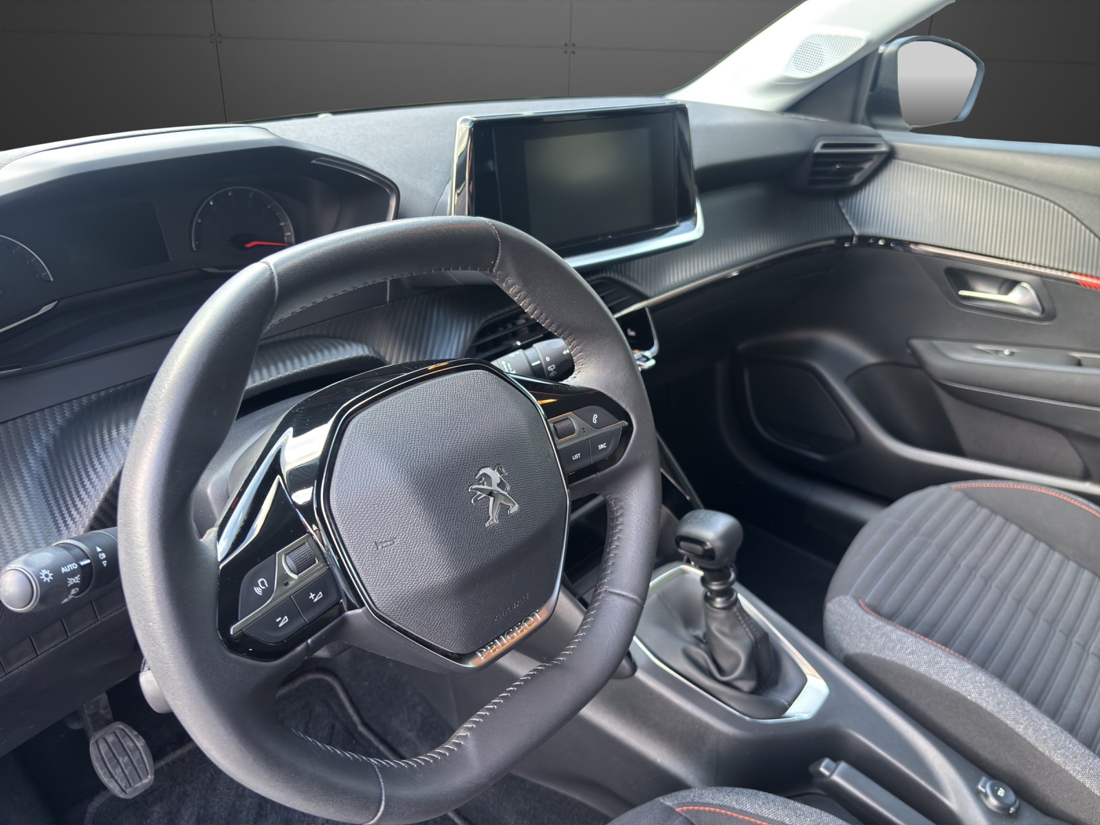 PEUGEOT 208 1.2 PureTech Active Pack-image-3