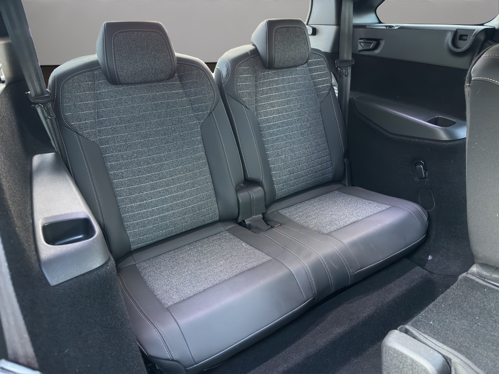 PEUGEOT 5008 145 Hybrid e-DCS6 Allure-image-17