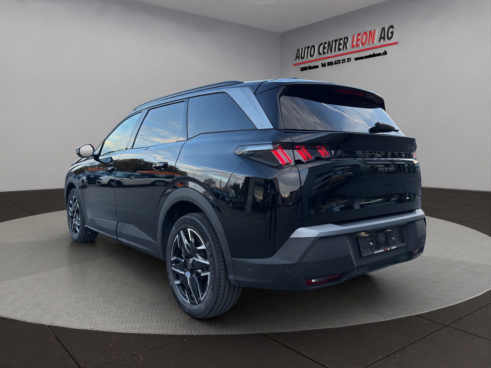 PEUGEOT 5008 145 Hybrid e-DCS6 Allure-image-3