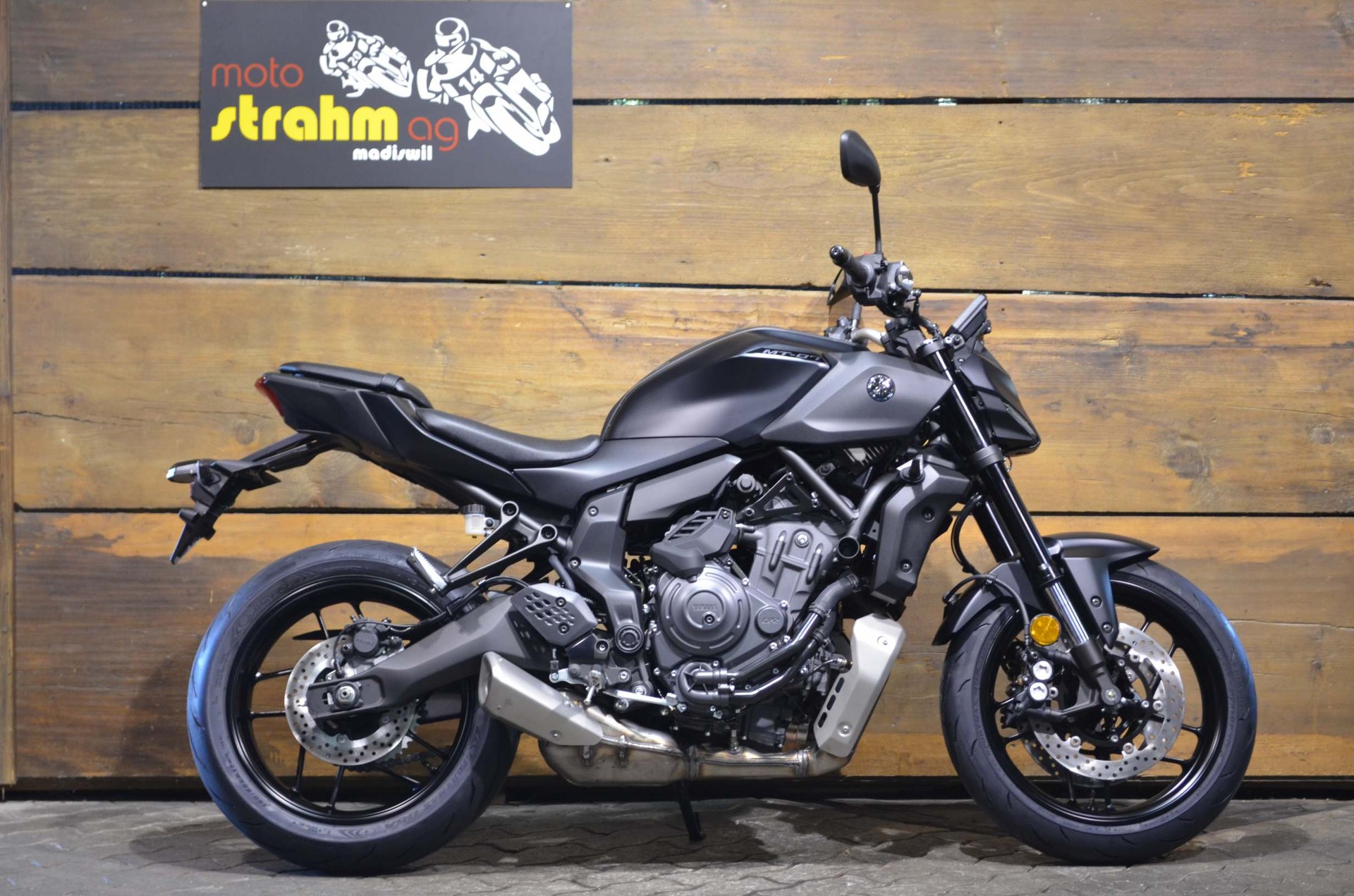 YAMAHA MT-07 Y-AMT-showroom-element-1