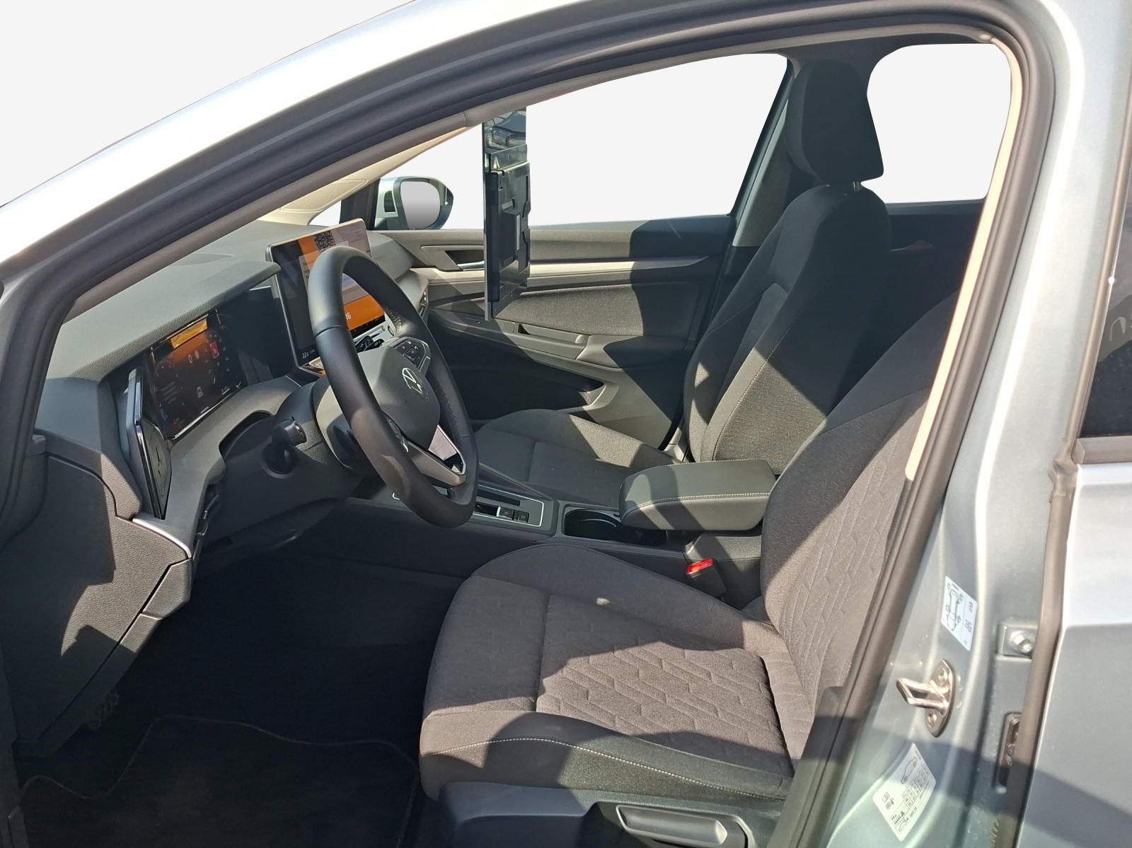VW Golf 1.5 e TSI mHEV Life DSG-image-7