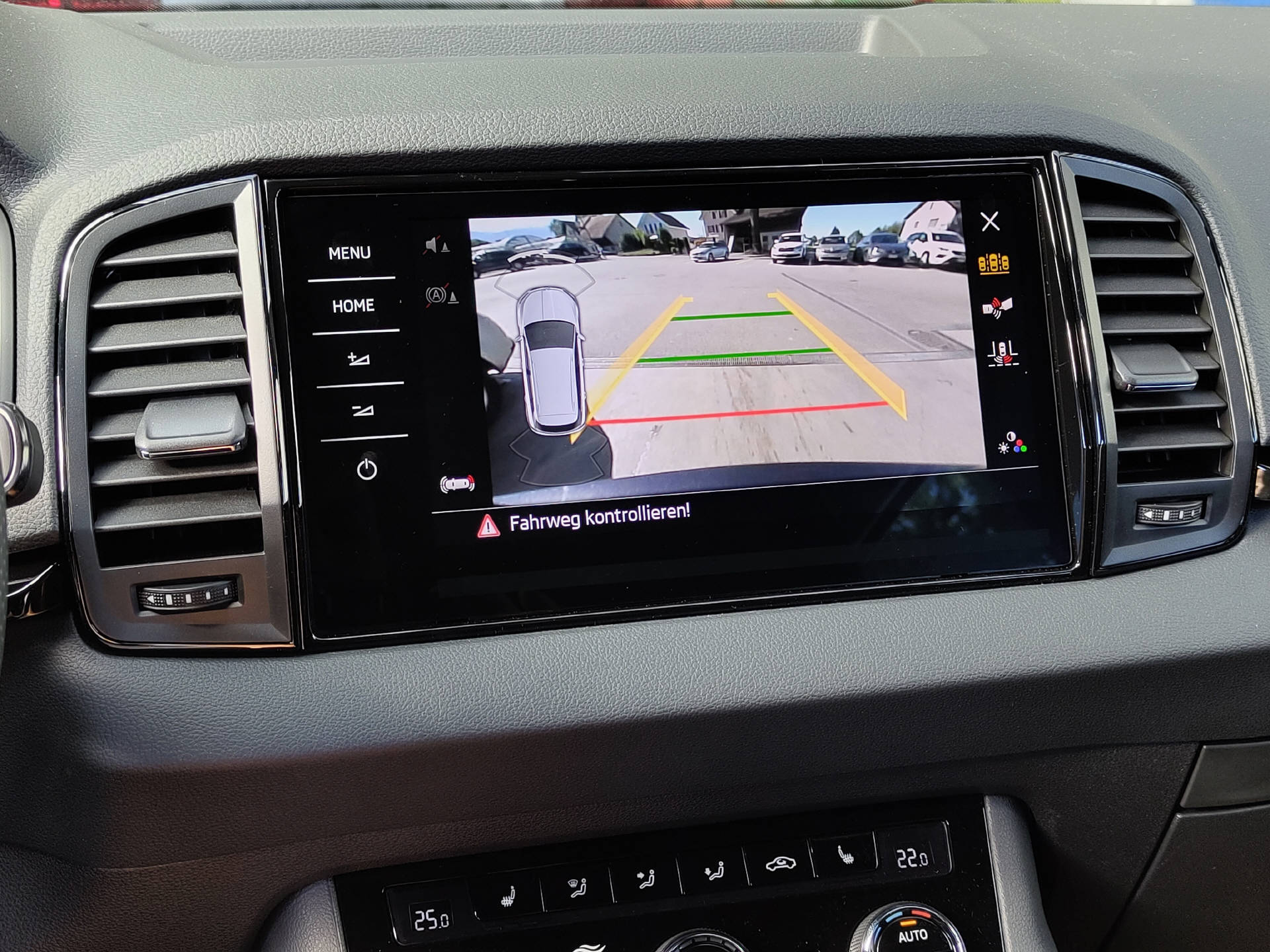 SKODA Karoq 1.5 TSI SportLine DSG-image-8