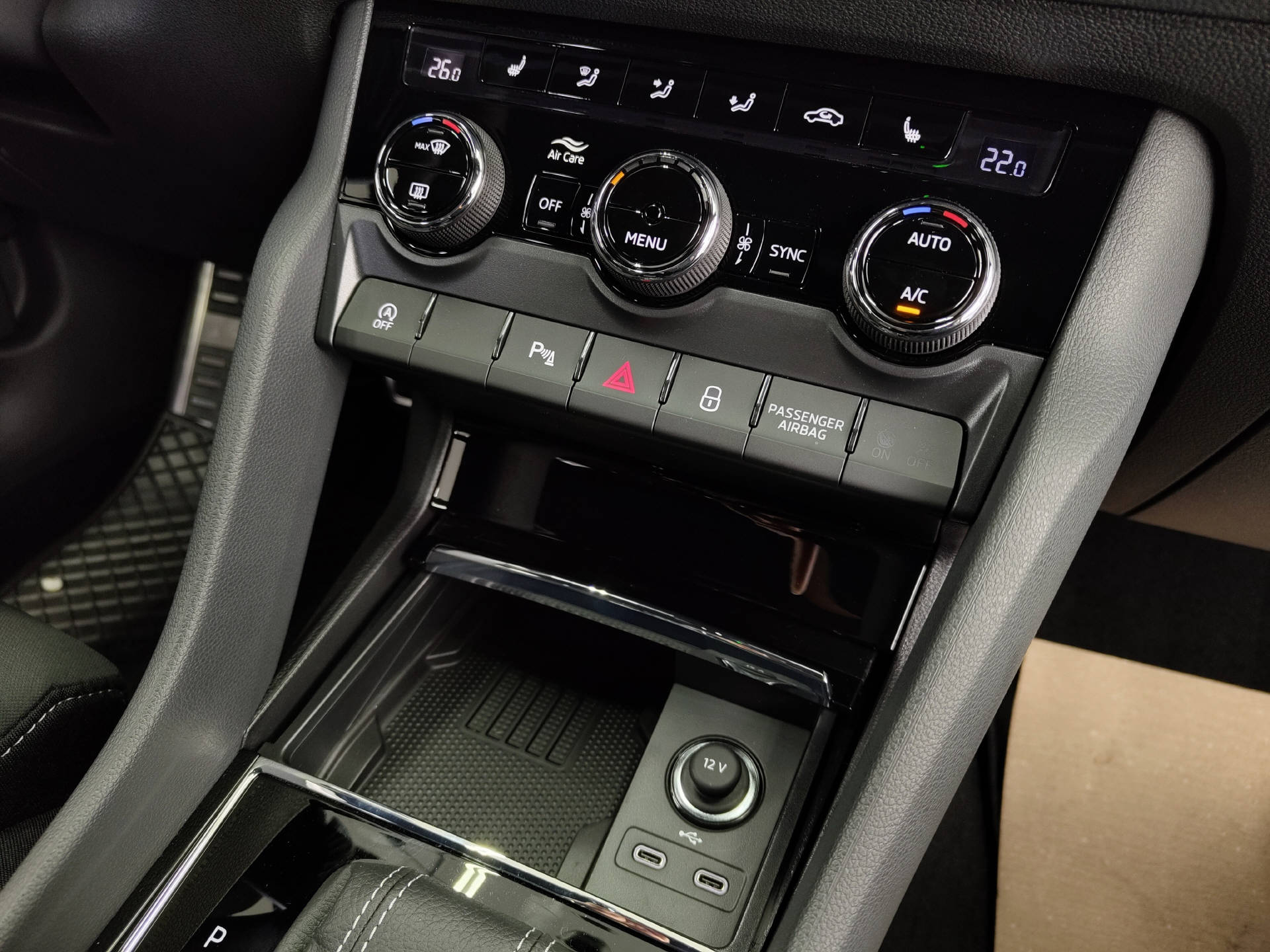 SKODA Karoq 1.5 TSI SportLine DSG-image-9