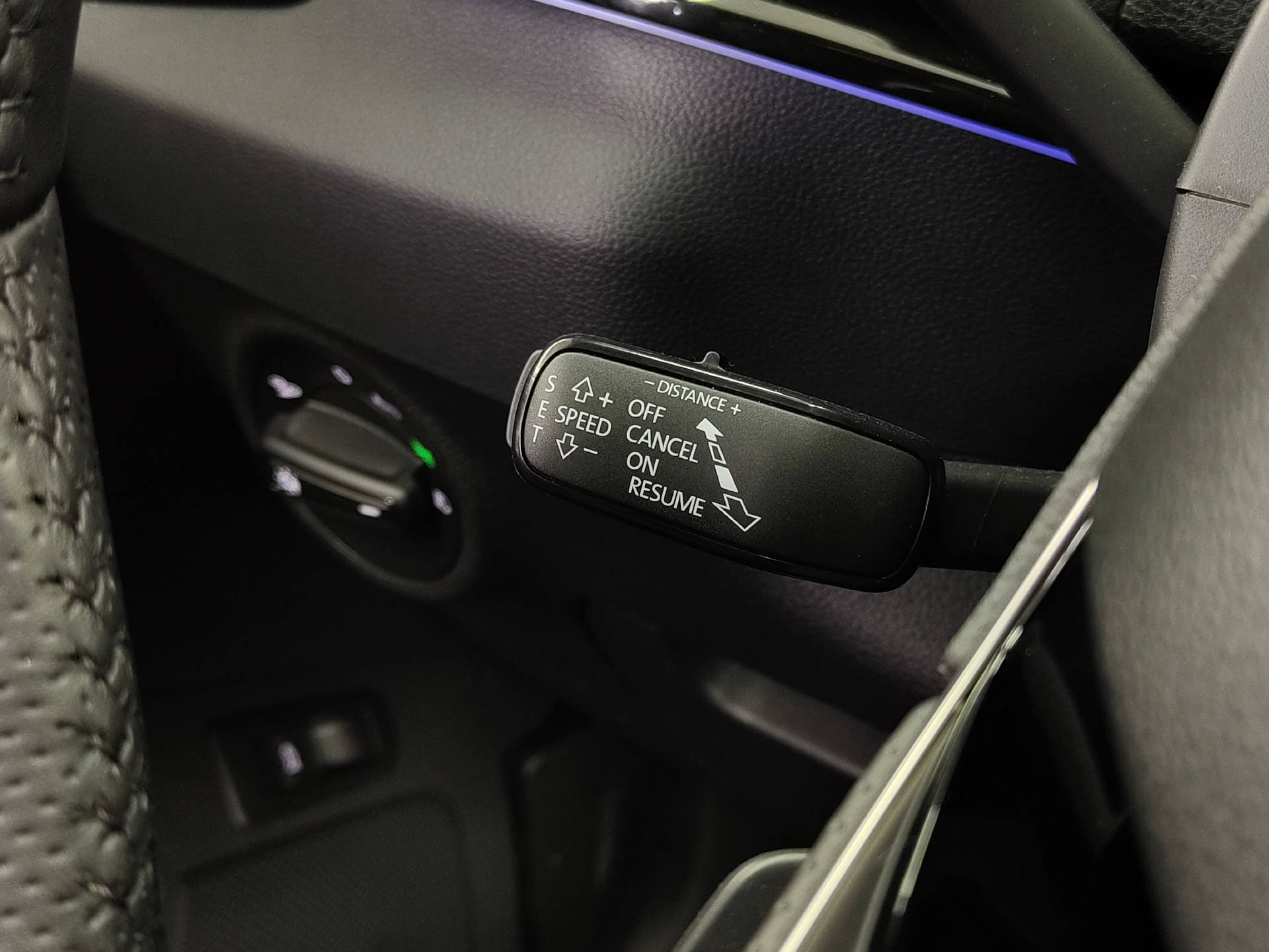 SKODA Karoq 1.5 TSI SportLine DSG-image-10