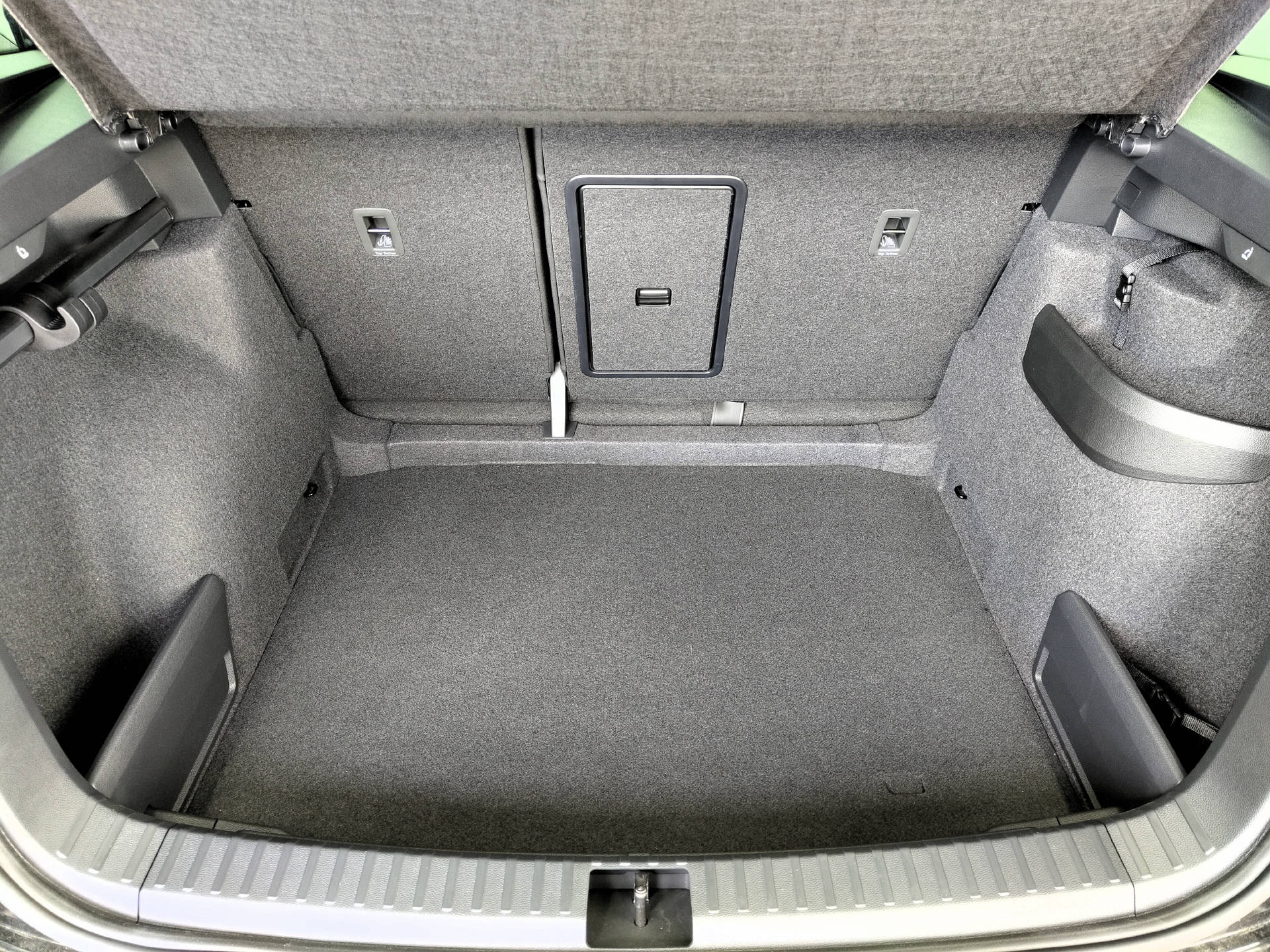 SKODA Karoq 1.5 TSI SportLine DSG-image-14