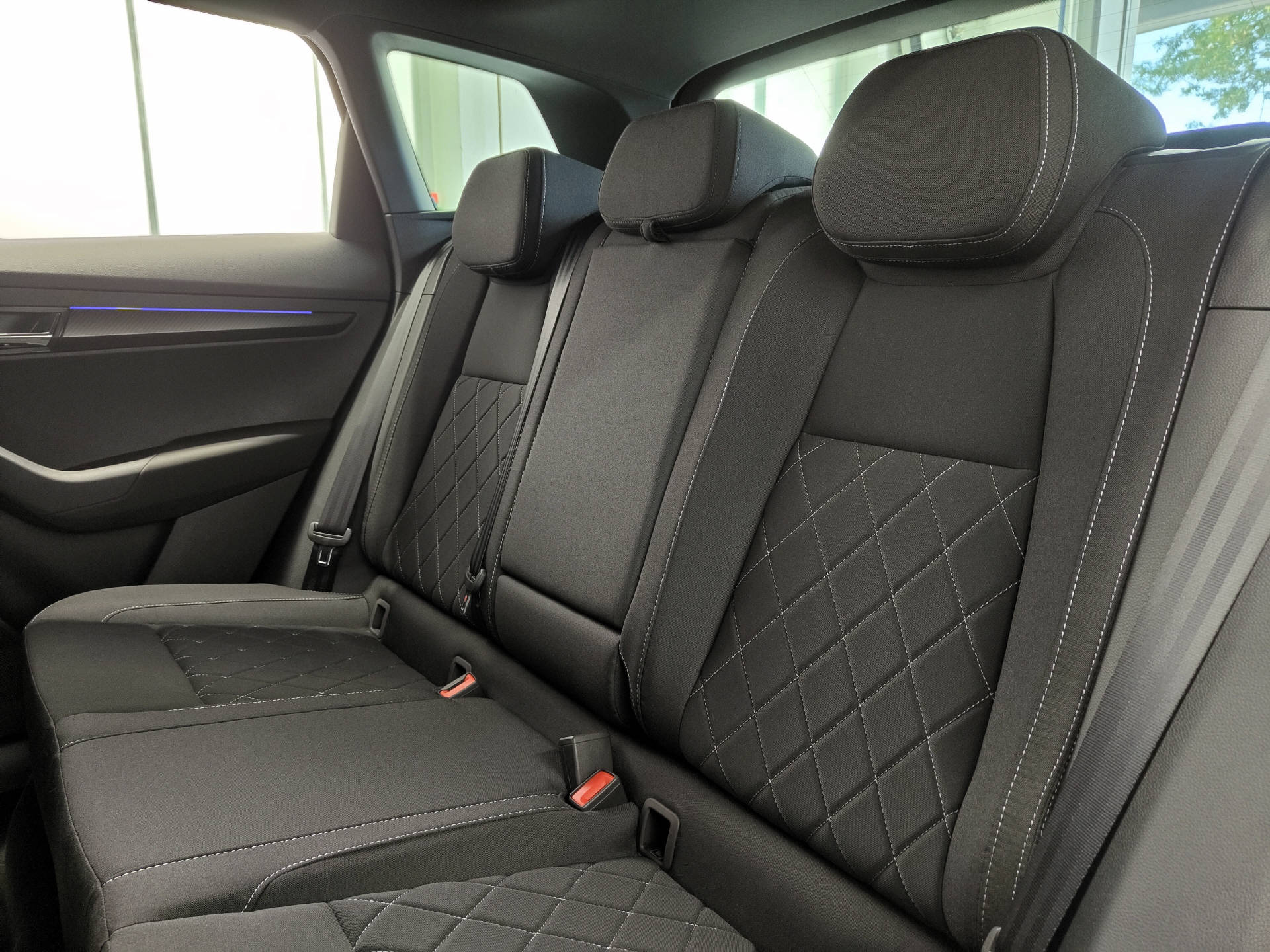 SKODA Karoq 1.5 TSI SportLine DSG-image-6