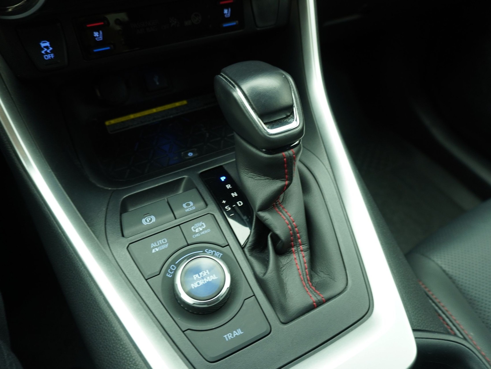 TOYOTA RAV4 2.5 Plug-In-Hybrid Platinum-image-16
