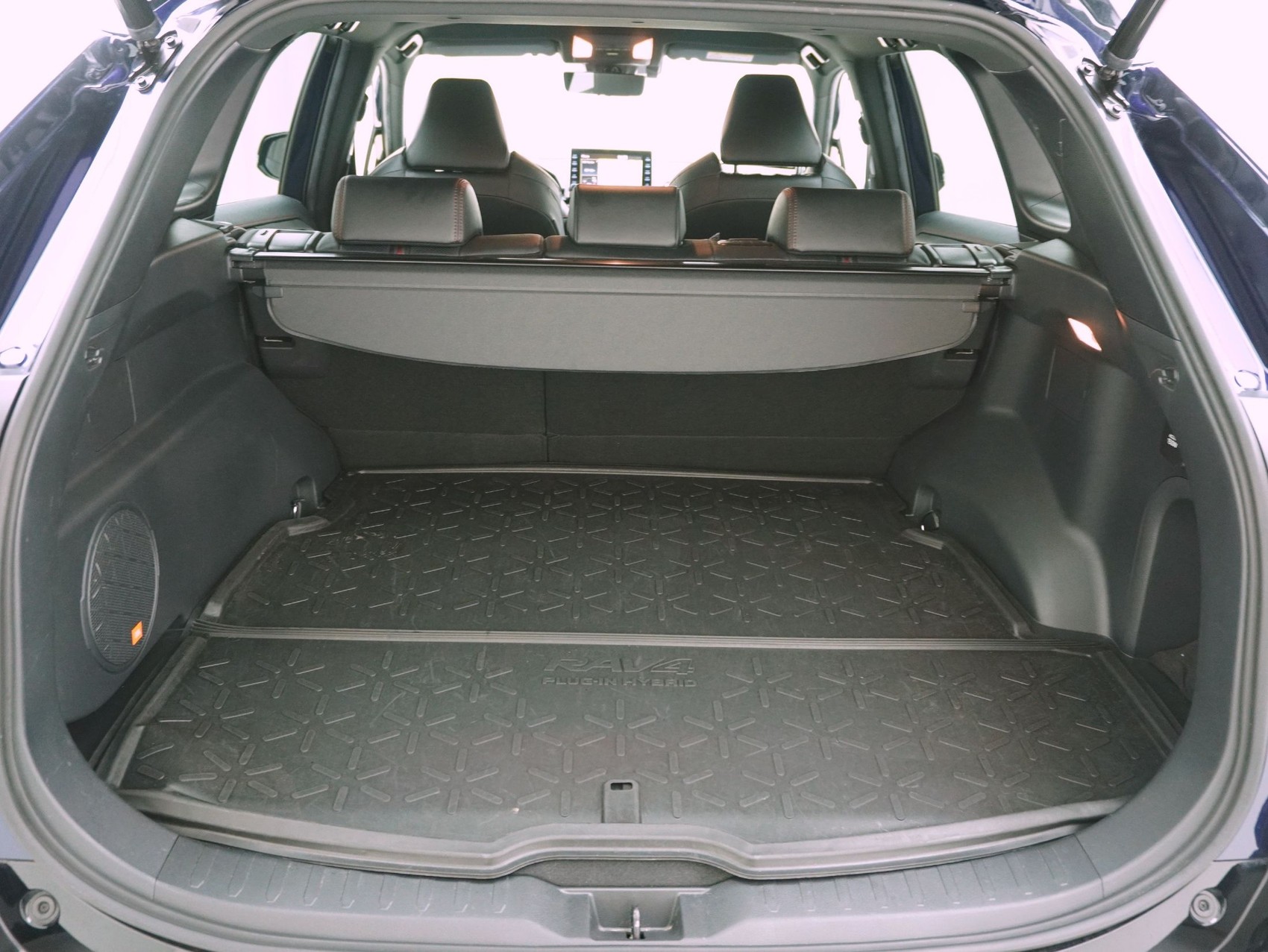 TOYOTA RAV4 2.5 Plug-In-Hybrid Platinum-image-12