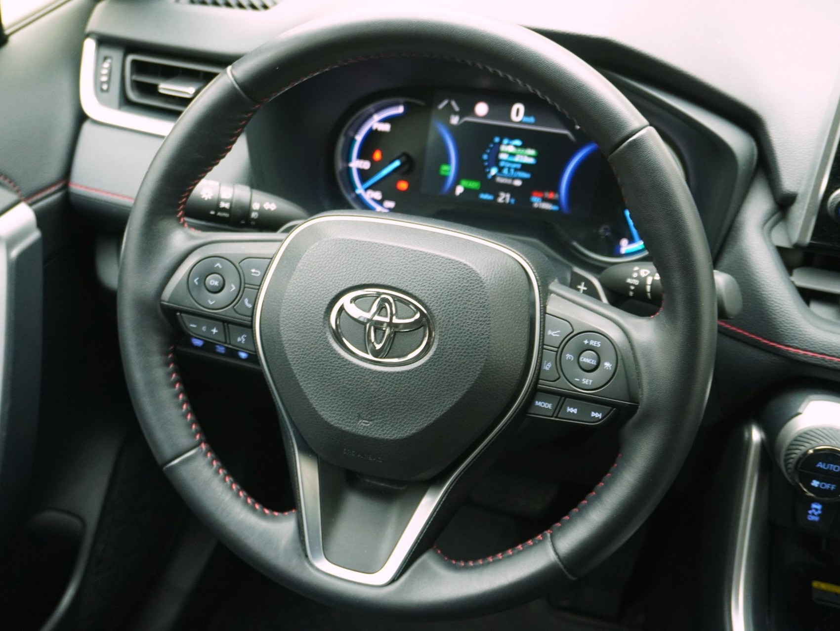TOYOTA RAV4 2.5 Plug-In-Hybrid Platinum-image-9