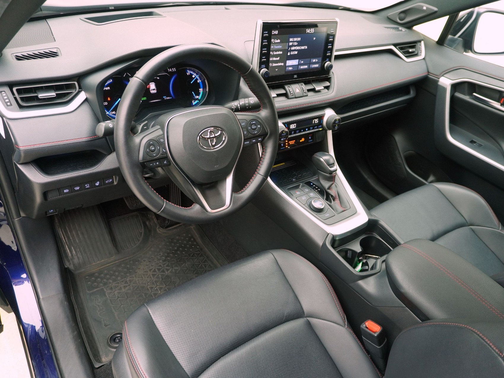 TOYOTA RAV4 2.5 Plug-In-Hybrid Platinum-image-10