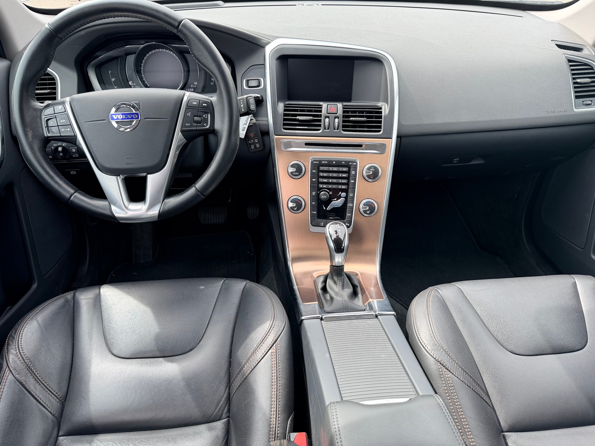 VOLVO XC60 D3 Executive Geartronic-image-8