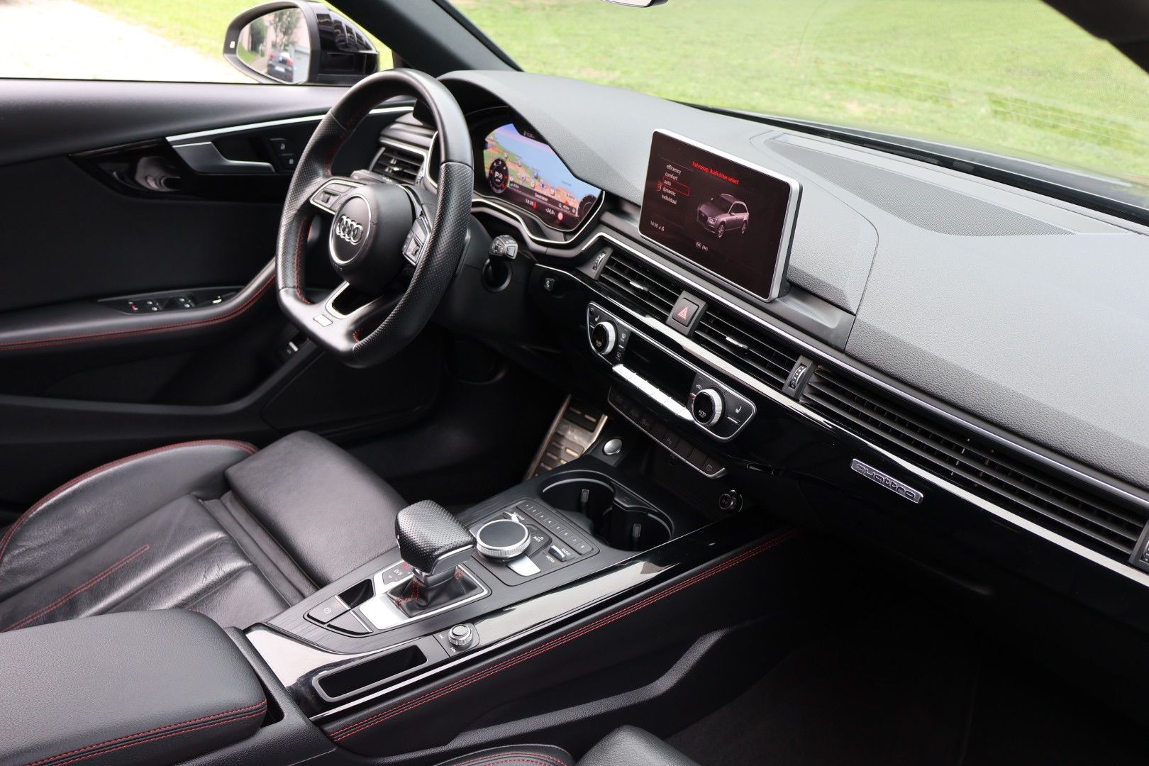 AUDI A4 2.0 TDI Quattro SPORT-image-5