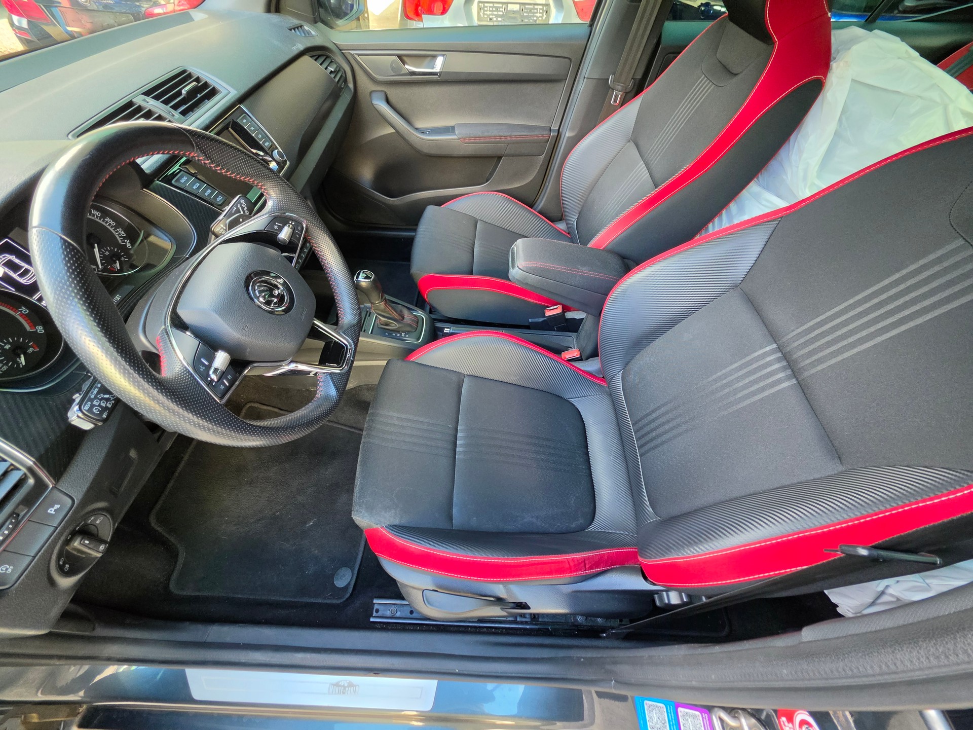 SKODA Fabia 1.0 TSI Monte Carlo DSG-image-10