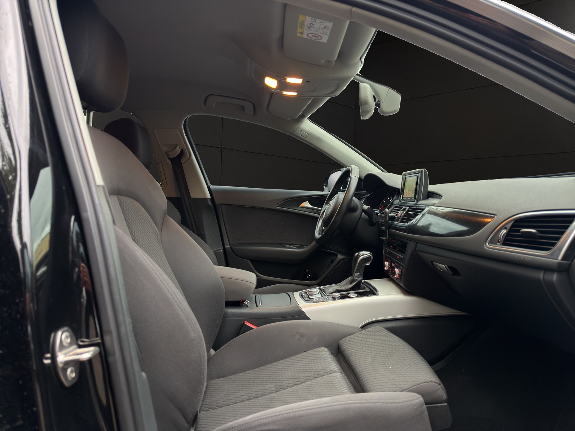 AUDI A6 2.0 TDI ultra multitronic-image-12