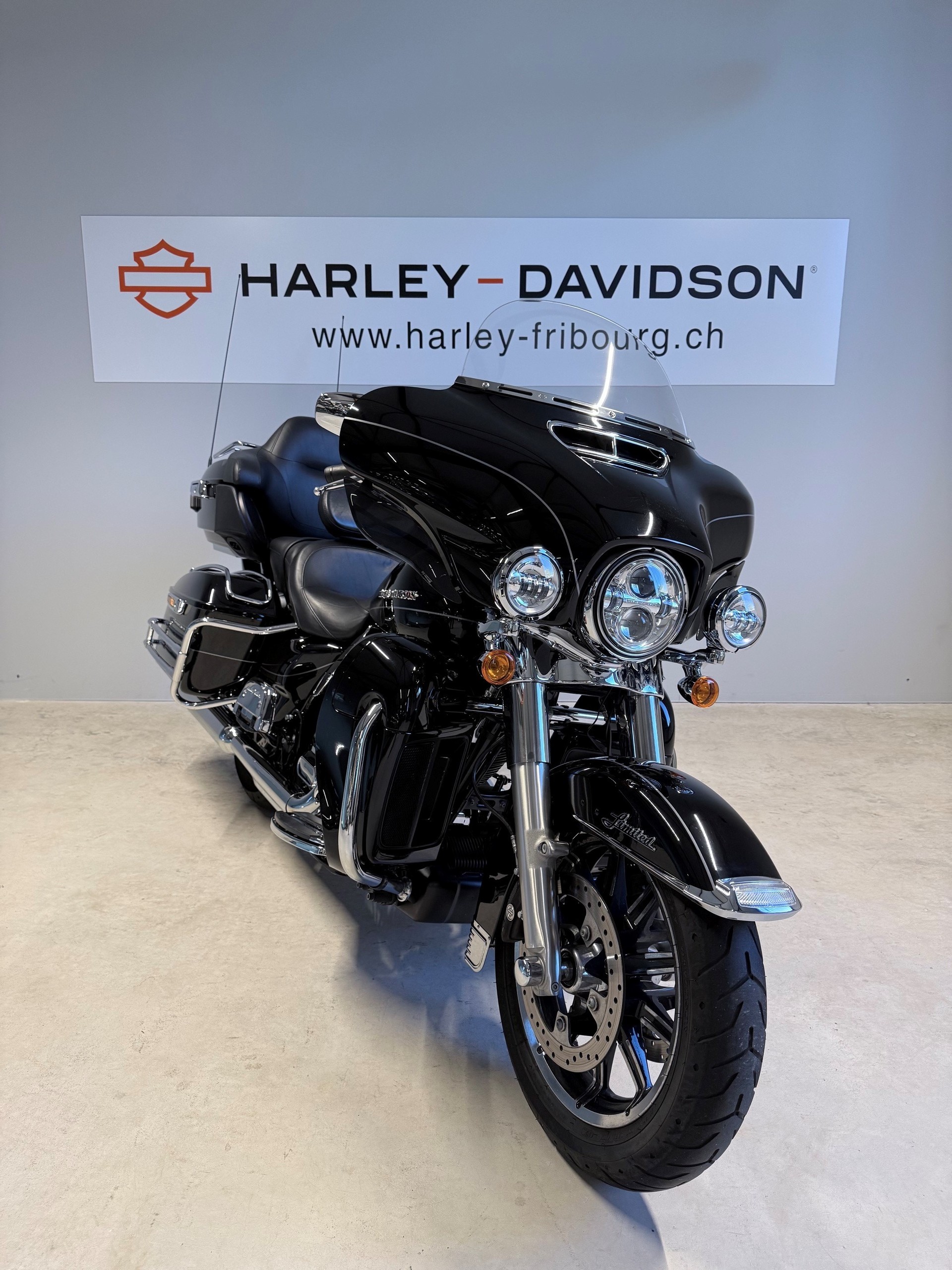 HARLEY-DAVIDSON FLHTK Electra Glide Ultra Limited-showroom-element-1