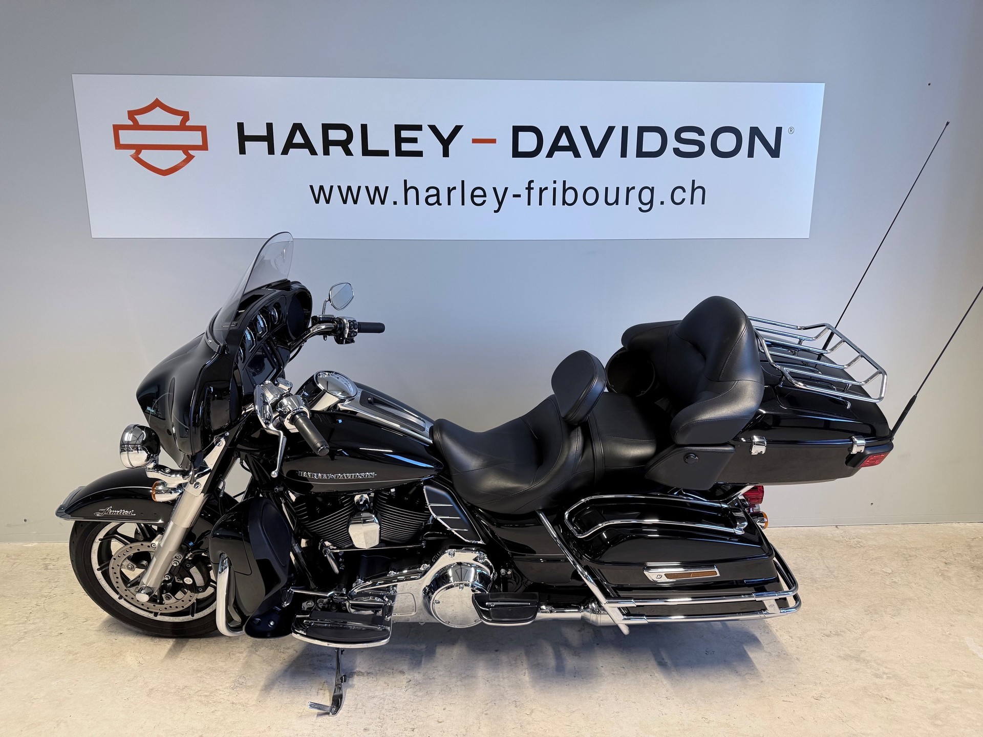 HARLEY-DAVIDSON FLHTK Electra Glide Ultra Limited-showroom-element-2