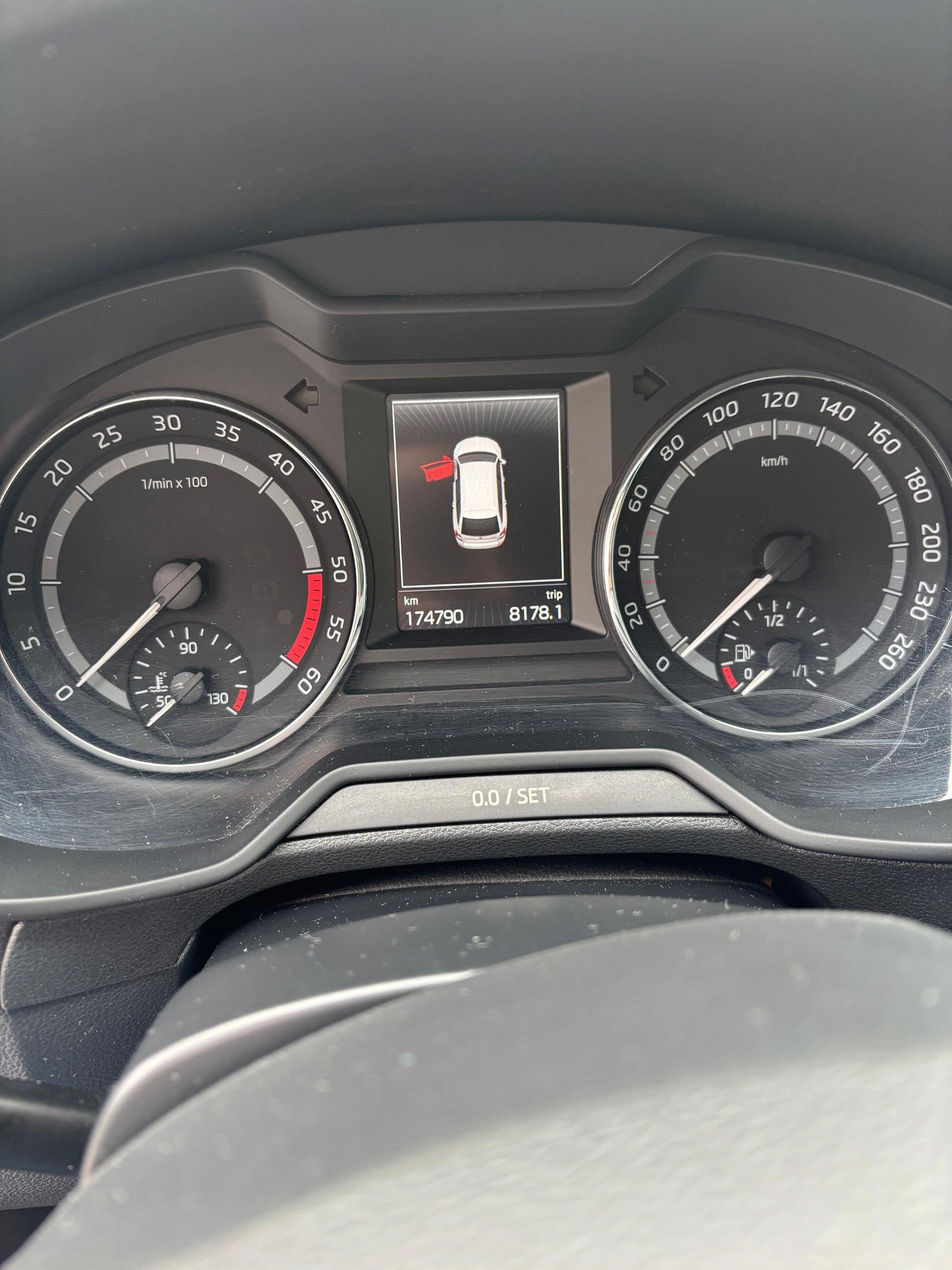SKODA 2.0 TDI 184 4x4 DSG Scout-image-3
