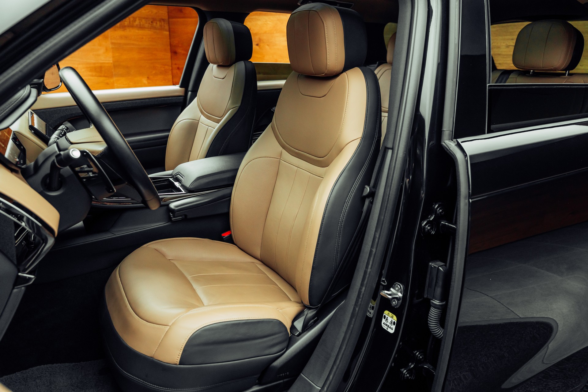 LAND ROVER Range Rover Sport D300 3.0 TD6 MHEV Dynamic SE Automatic Santorini Black-image-7