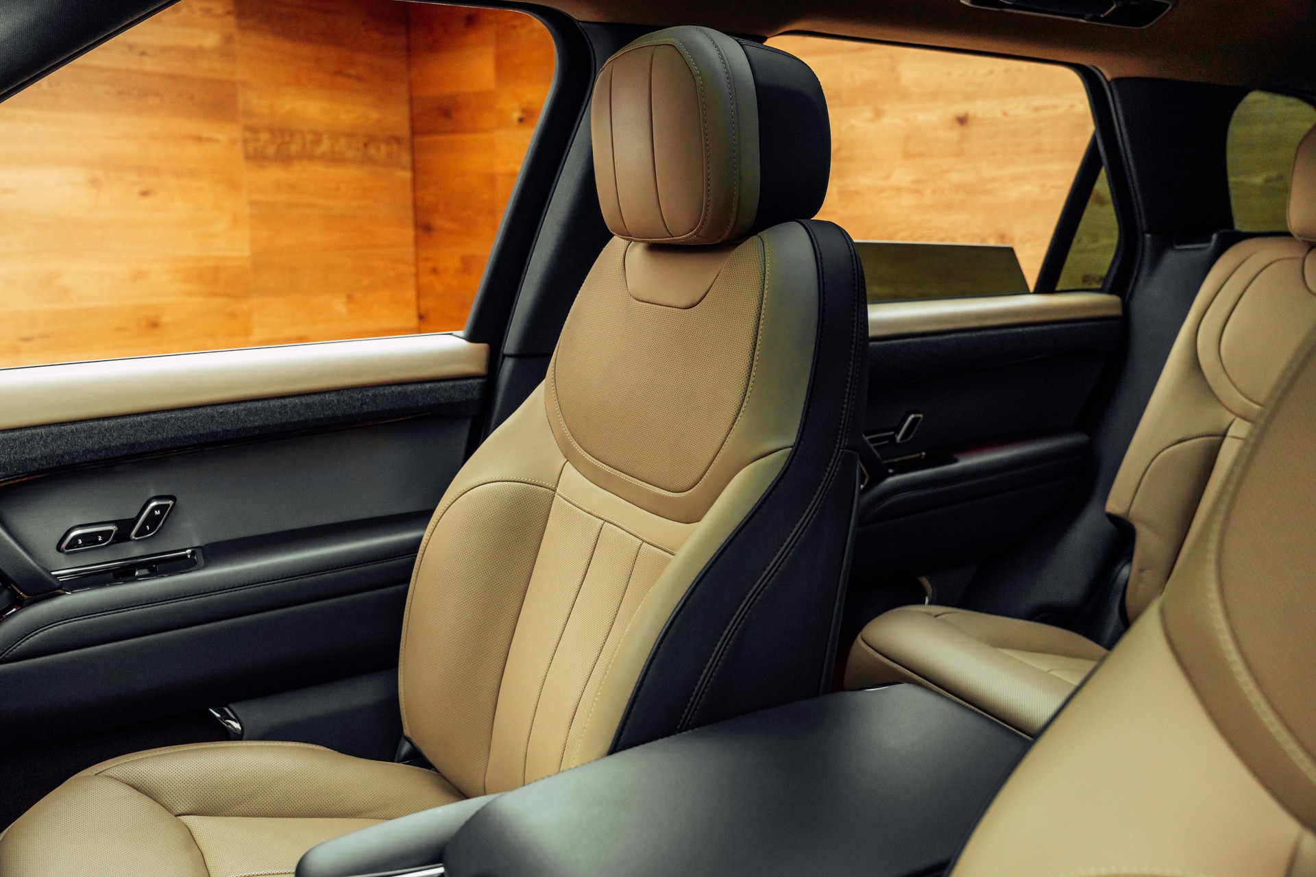 LAND ROVER Range Rover Sport D300 3.0 TD6 MHEV Dynamic SE Automatic Santorini Black-image-8