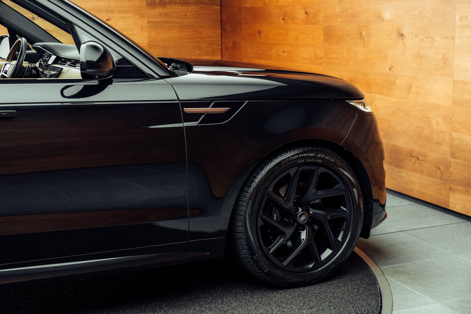 LAND ROVER Range Rover Sport D300 3.0 TD6 MHEV Dynamic SE Automatic Santorini Black-image-23