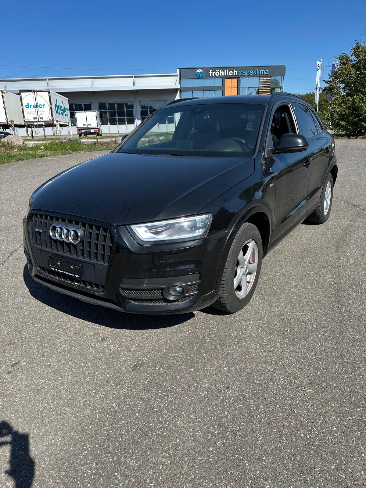 AUDI Q3 2.0 TFSI quattro S-tronic-image-6