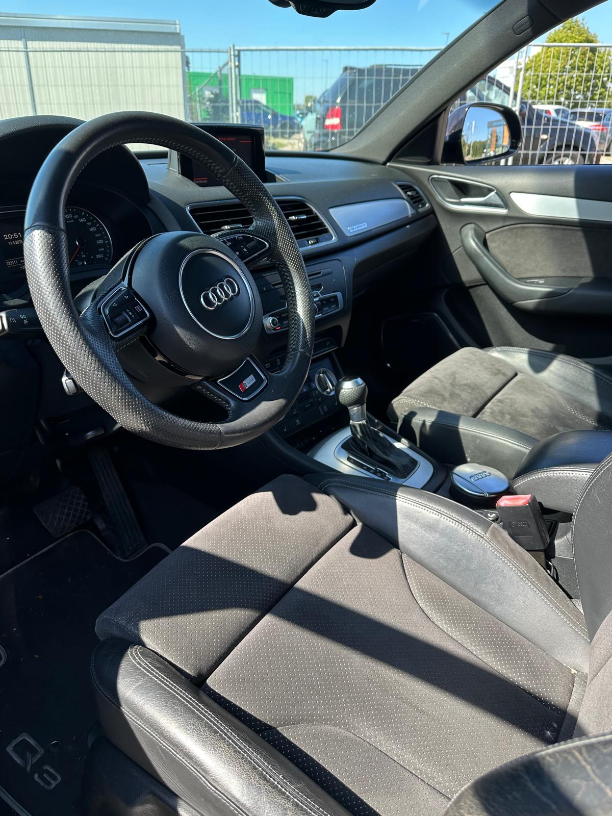 AUDI Q3 2.0 TFSI quattro S-tronic-image-7