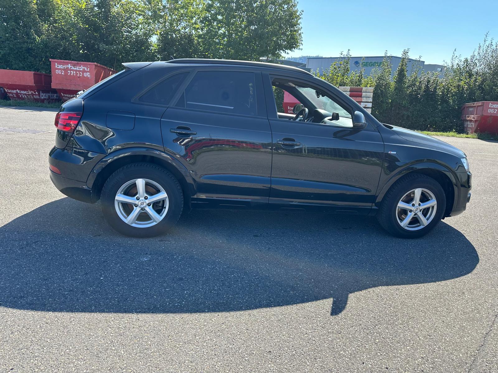 AUDI Q3 2.0 TFSI quattro S-tronic-image-10