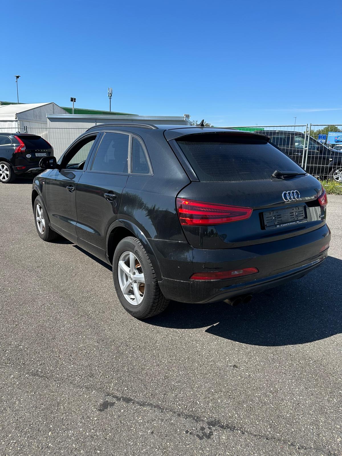 AUDI Q3 2.0 TFSI quattro S-tronic-image-4